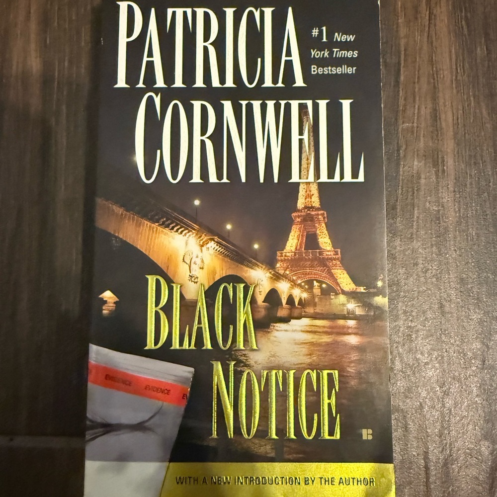 🪼 Patricia Cornwell 'Black Notice' Paperback